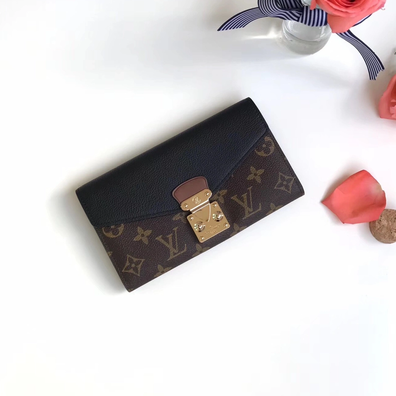 WIS wallet Louis Pallas Vuitton 0807